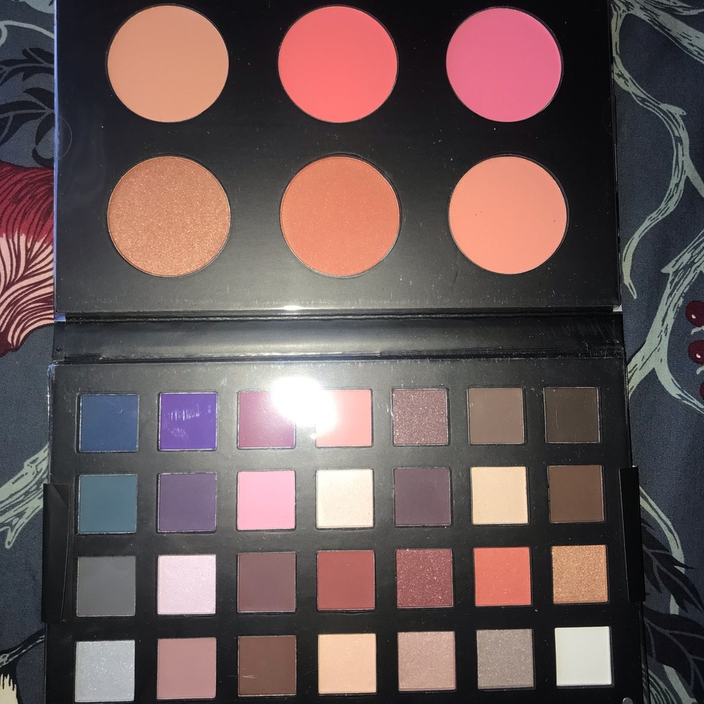 Beauty Treats Deluxe Pro Palette